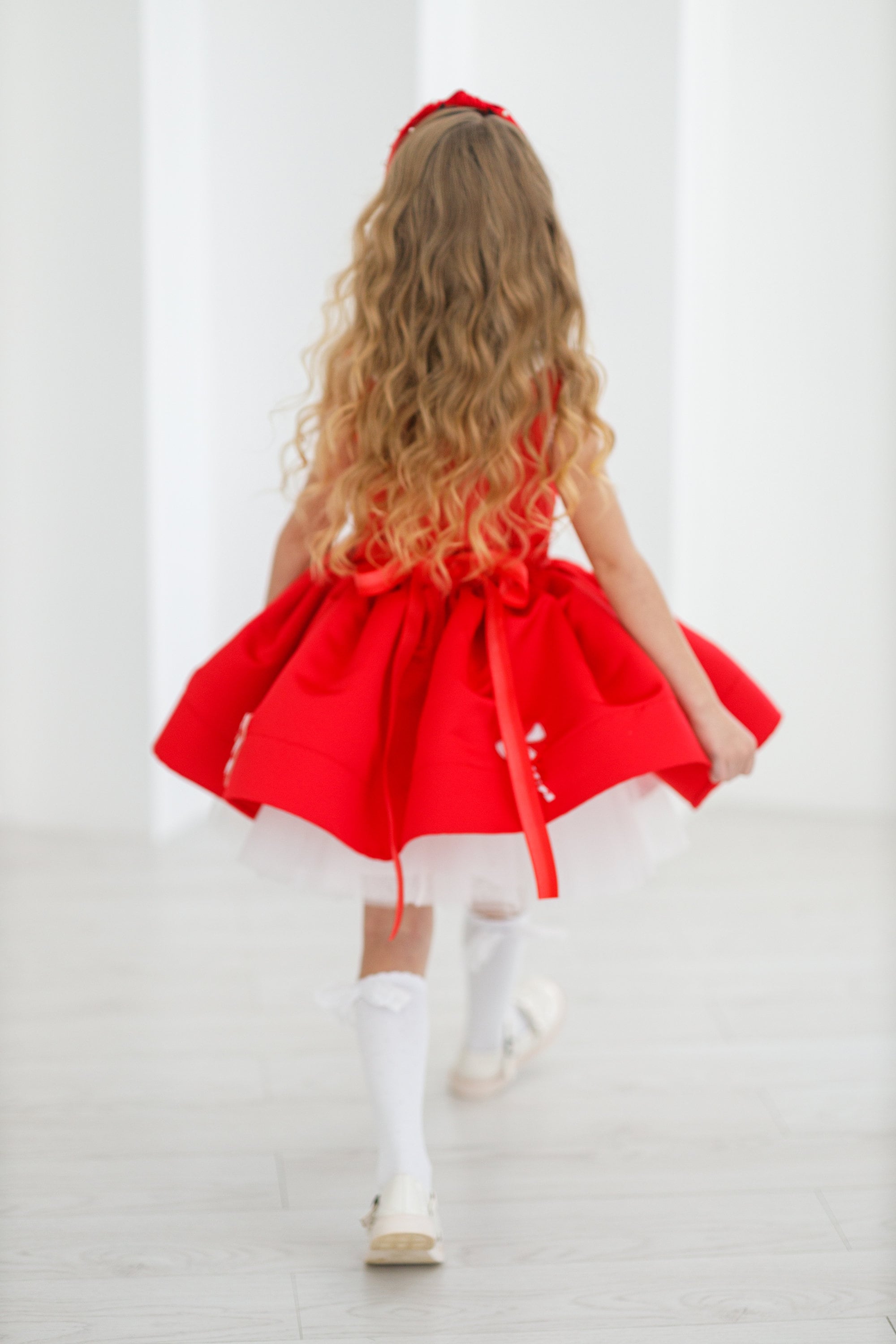 Festive Red Christmas Dress for Girls Holiday Themed Gown Santa Theme Dress Tulle Knee-Length Party Dress Toddler Holiday Outfit
