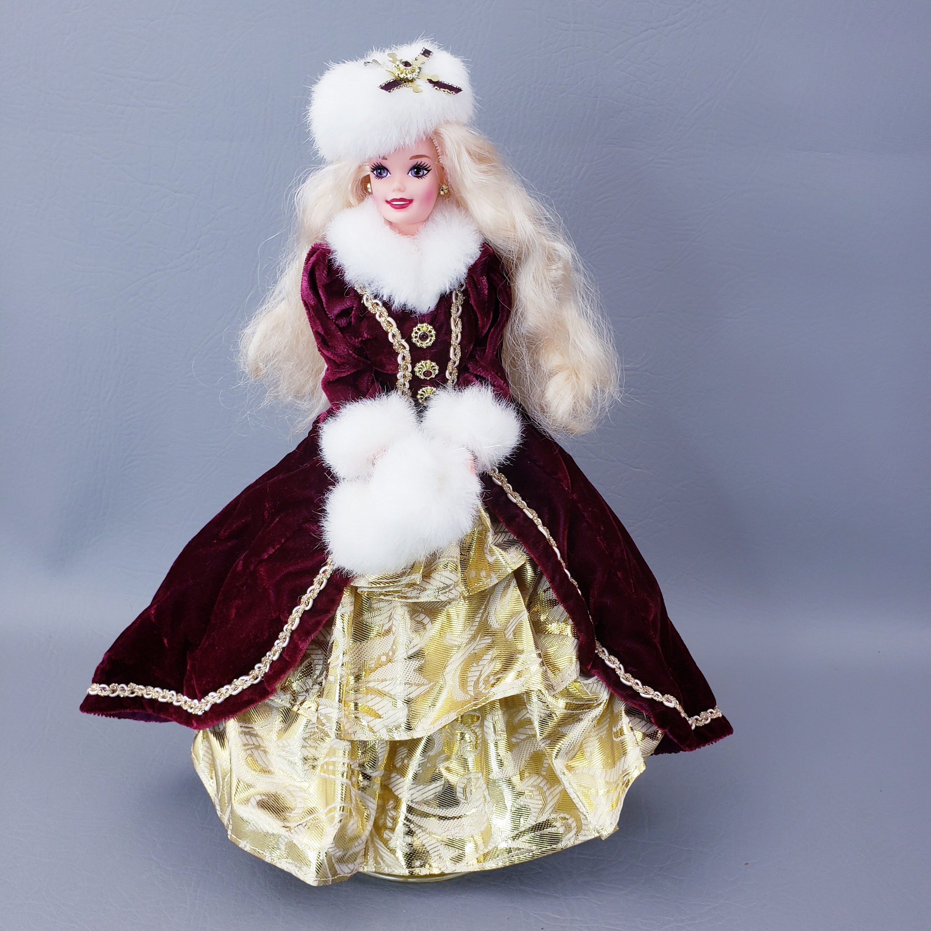 1974 holiday barbie shop