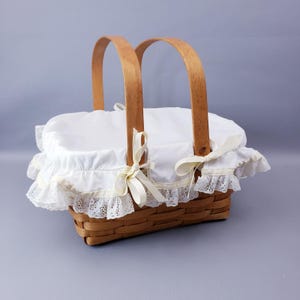 Koszyk na pieczywo, ciasto i inne wypieki Vintage Longaberger 1992 z podwyższeniem i podwójnym uchwytem obrotowym | Koszyk Vintage Longaberger 12" z wkładką wykończoną koronką