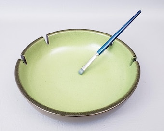 Cenicero vintage Edith Heath / Gres verde oliva aguacate, 4 ranuras, estilo mediados de siglo, 21,5 cm (8,5 pulgadas)