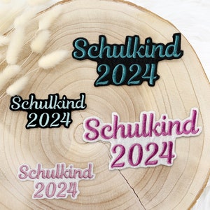 Schulkind 2024 Applikation Aufnäher zum Aufbügeln Schriftzug Schultüte Einschulung 2 Größen auf weißem Filz Bild 6