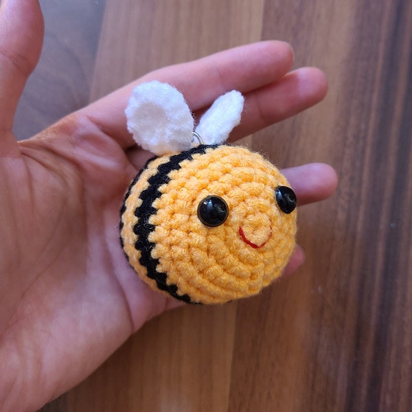 Versandbereit: süße Amigurumi, niedliche gehäkelte fleißige Biene, Hummel  Schlüsselanhänger, handgemachte Puppe, Deko Spielzeug