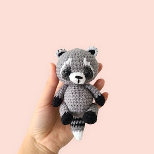 Listo para enviar: lindo amigurumi, lindo panda de crochet, panda rojo, llavero de mapache, muñeco hecho a mano, juguete decorativo