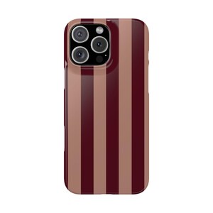 TRIBECA bordeaux gestreept telefoonhoesje | iPhone 16 Pro Max 15 14 Plus iPhone 13 12 Mini schattig trendy Y2K retro zomer esthetisch telefoonhoesje
