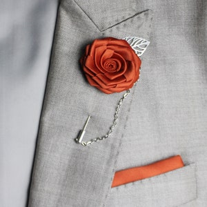 Rust Orange Lapel Pins Men , Fall Wedding Lapel Flower , Lapel Pin Groom , Orange Pocket Square , Fabric Satin Silk Lapel Pins Boutonniere