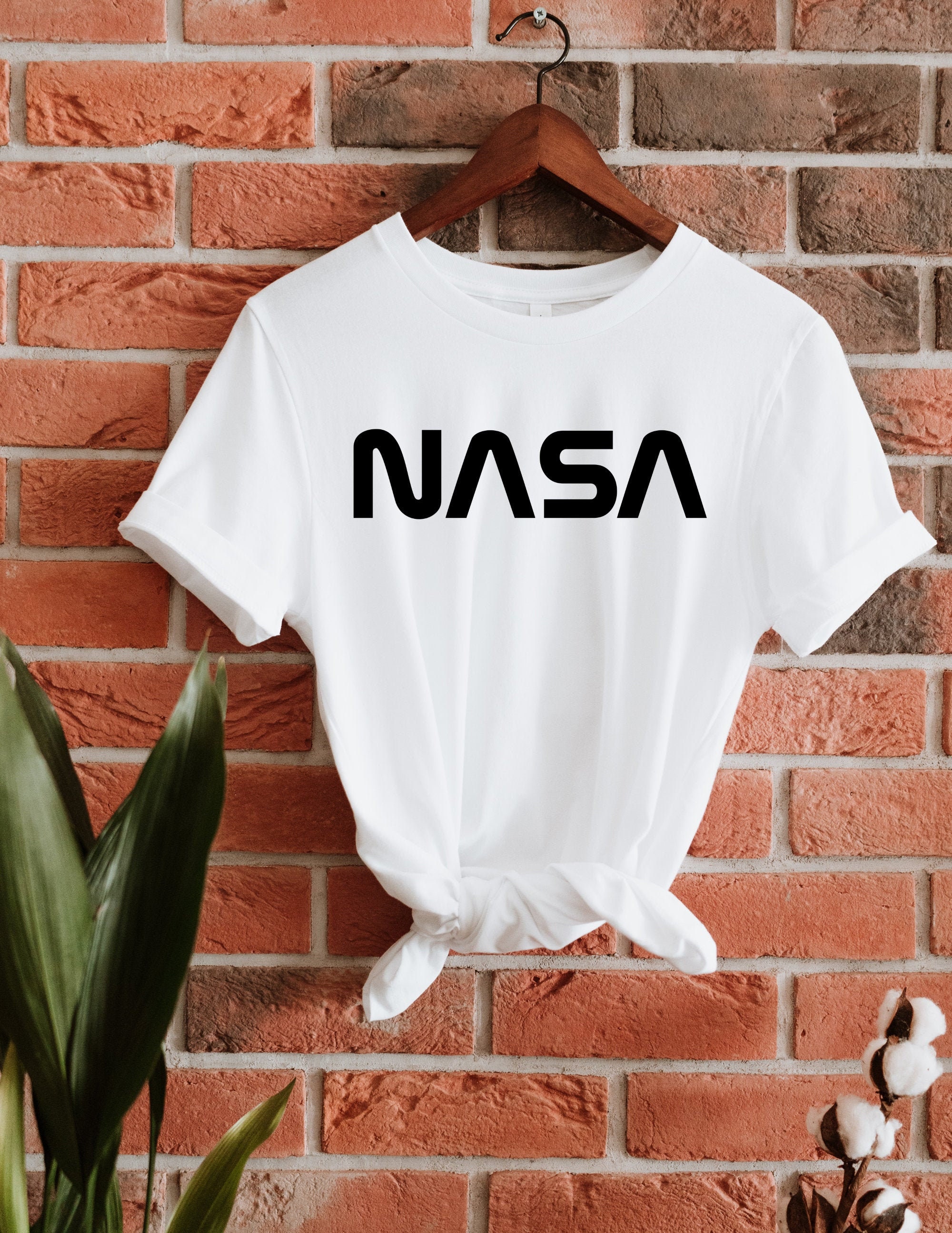 Discover Maglietta T-Shirt Nasa Uomo Donna Bambini Vintage Spaziale