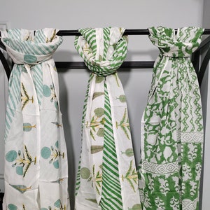 Sarong colorido/Bufandas de algodón con estampado de bloques de mano/Sarongs de playa/ Tela de gasa suave india Lote de pareo de verano/ Patrón de estilo floral y geométrico