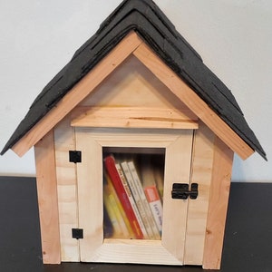 Book House Neighborhood Library Yard Pantry 21x15x13