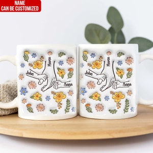 Mug You Hold Our Hands, Mug Our Hearts également, Mug personnalisé imprimé effet gonflé 3D, Cadeau pour maman/grand-mère, Ajouter des noms personnalisé image 6