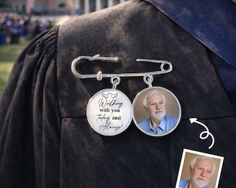 Caminando contigo hoy y siempre: pin de graduación personalizado con foto y texto, regalo de graduación conmemorativo para él/ella, graduación de 2026