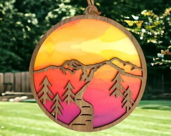 Rivier en bergen Suncatcher SVG, berg ornament gesneden bestand, ornament gesneden bestand, auto charme, Wanderlust, avontuur decor
