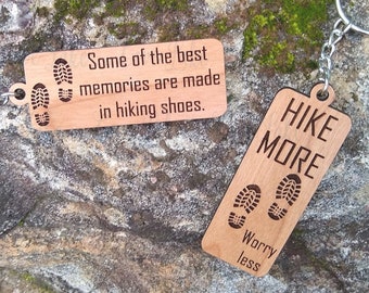 Wandelen Sleutelhanger SVG voor Glowforge, Digitaal Bestand voor Laser, Gegraveerde Sleutelhanger, Wandelen Glowforge Cut File, Adventure SVG, Wanderlust Svg