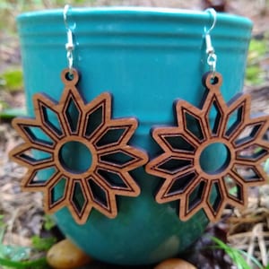 Flower Dangle Oorbellen Laser Cut Template, Gegraveerde Flower Oorbellen SVG voor Laser, Glowforge Earring Cut File, Boho Wood Sieraden Template,