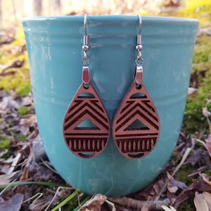 Cutout Southwestern Earrings SVG for Glowforge, Engraved Boho Wood or Acrylic Earring Laser Cut File, Aztec Earring Pattern, Jewelry