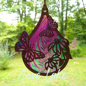Attrape-soleil en forme de larme, papillons et échinacées SVG pour laser, fichier coupé fleur pour Glowforge, breloque voiture, ornement papillons, art mural