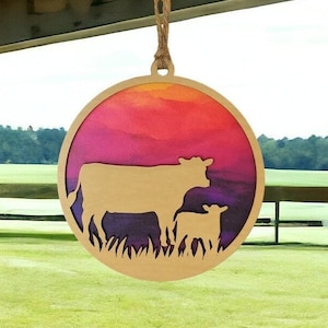2 styles de vache avec attrape-soleil veau SVG pour laser, fichier de coupe vache, breloque pour voiture, ornement suspendu, art mural western, fichier de coupe Glowforge