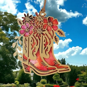 Cowgirl Stiefel und Blumen Suncatcher SVG für Laser, Cowboy Boots Cut File, Western Ornament, Auto Anhänger, Western Wandkunst