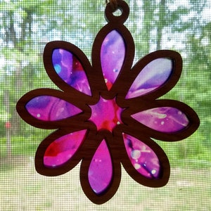 Fleur Suncatcher SVG pour Laser, Glowforge Cut File, Charme de voiture, Ornement suspendu, Wall Art Laser Cut File, Flower Pattern for Laser
