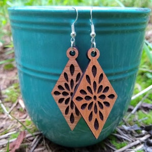 Engraved Earrings SVG for Glowforge, Laser Cut Files, Earring Files, Earrings SVG, Glowforge SVG, Laser Earring svg, Laser File, Flower svg