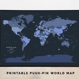 Carte du monde de voyage imprimable en gris bleu | Carte de punaise détaillée sombre | Grande affiche 36 x 24 pouces | Affiche de décor à la maison | Cadeau