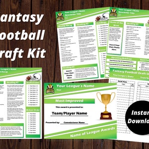 Könnte beinhalten: Ein druckbares Fantasy-Football-Draft-Kit mit grünem und weißem Farbschema. Das Kit enthält eine Draft-Zusammenfassung, Draft-Noten, eine Waiver-Reihenfolge, Tabellen, Zitate der Woche, bevorstehende Matchups, mutige Vorhersagen, ein Fantasy-Football-Draft-Sheet und eine Auszeichnung für den Most Improved. Das Kit steht zum sofortigen Download bereit.