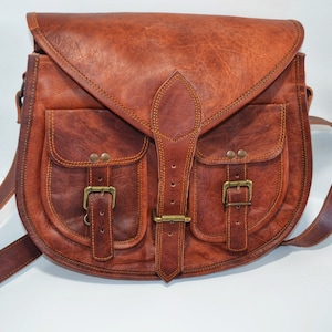 Bolsa tipo estilingue de couro curvado THG