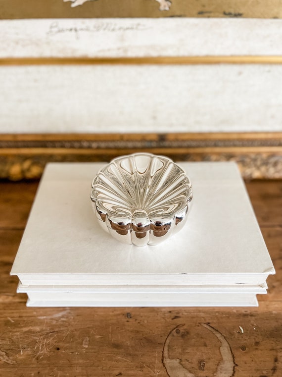 Shell jewelry trinket box - Gem