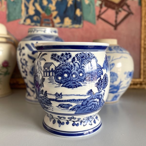 Blue and white chinoiserie porcelain vase