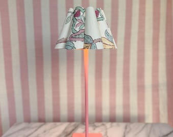 Penny Morrison Scalloped Paper Lamp Shade – Cordless Table Lamp Decor | Single