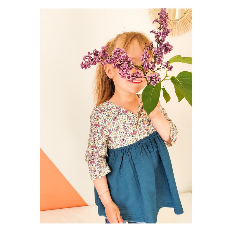 Blouse en double gaze et coton liberty pour petite fille image 2