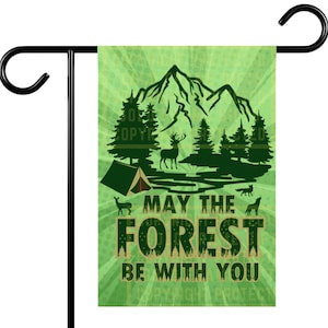 Bandera de camping, Que el bosque te acompañe, temática divertida de Star Wars, letrero para jardín, pancarta, regalo para campistas entusiastas de la naturaleza de Star Wars.