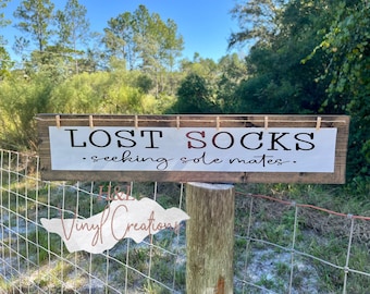 Lost socks seeking sole mates sign, Laundry room sign, Lost socks sign, Clothes pin signs, Sock organizer, Sock hanger