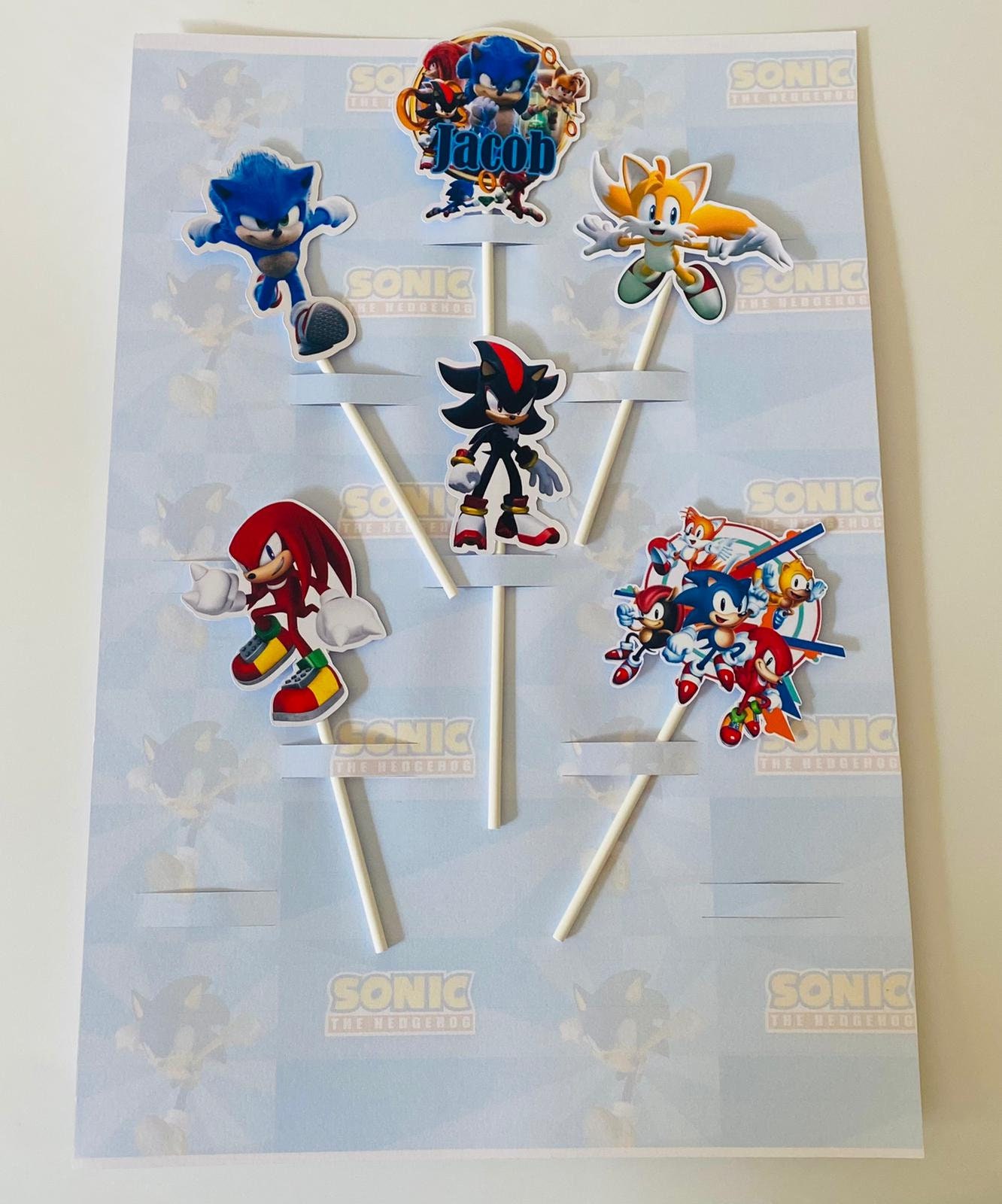 Sonic the Hedgehog Cake Toppers Personalised With Name & Age / Boy