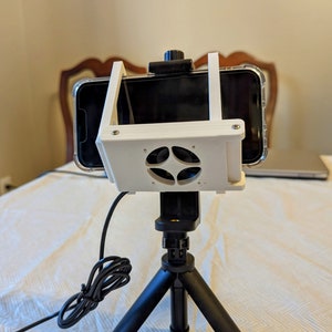 Cellphone fan clip - active cooling for your phone