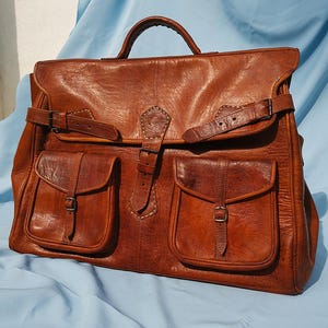 Vintage Leather Travel Bag – Large Brown Leather Weekend Bag – Durable Overnight Holdall – Unisex Travel Duffel – Classic Weekender Bag