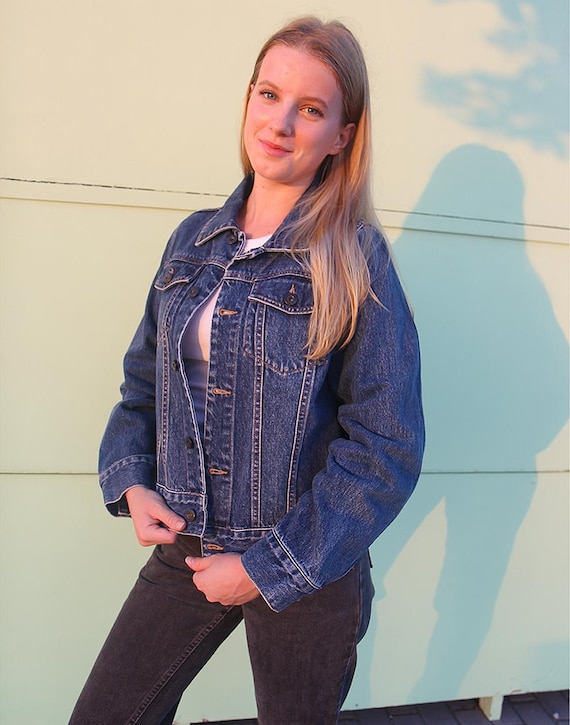 Vintage Denim Jacket Blue | Jean Jacket | Rear Logo Detail | Buttoned Chest Pockets | Size S UK 6-10 EU 34-38 | 100% Denim