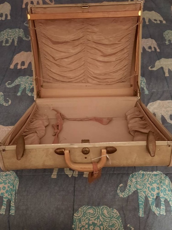 Vintage samsonite suitcase in beige marble effect