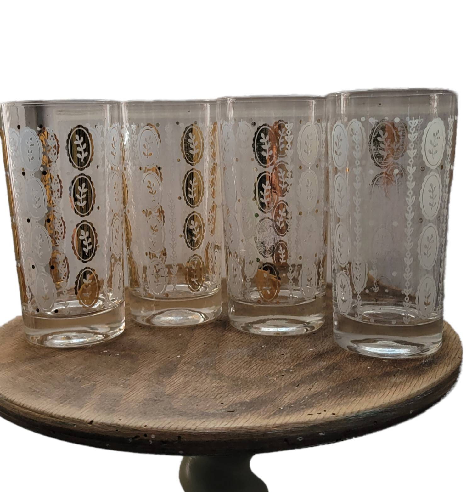 Ensemble de 4 Verres à Boire Vintage Motifs Dorés et Blancs