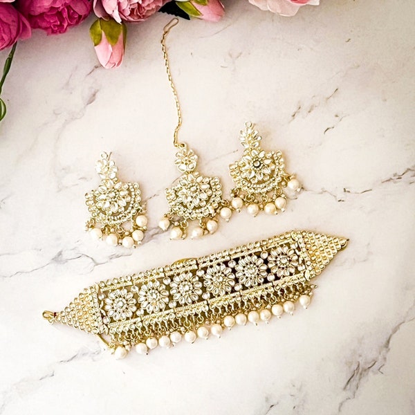 White Floral  Kundan Gold Plated Choker Pearls Necklace Earrings and Maang Tikka Jewellery Set Kundan Set Indian Jewellery Set