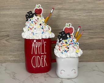 Adorno para taza con diseño de nata montada sintética para días escolares