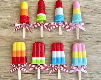Paletas de resina falsas de verano en capas brillantes