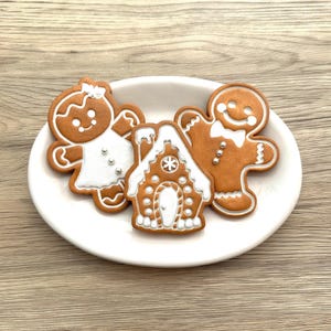 Large Gingerbread Man Faux Cookie Sets: Boy, Girl, House