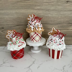 Joy Gingerbread Snowflake Cookie Cupcake