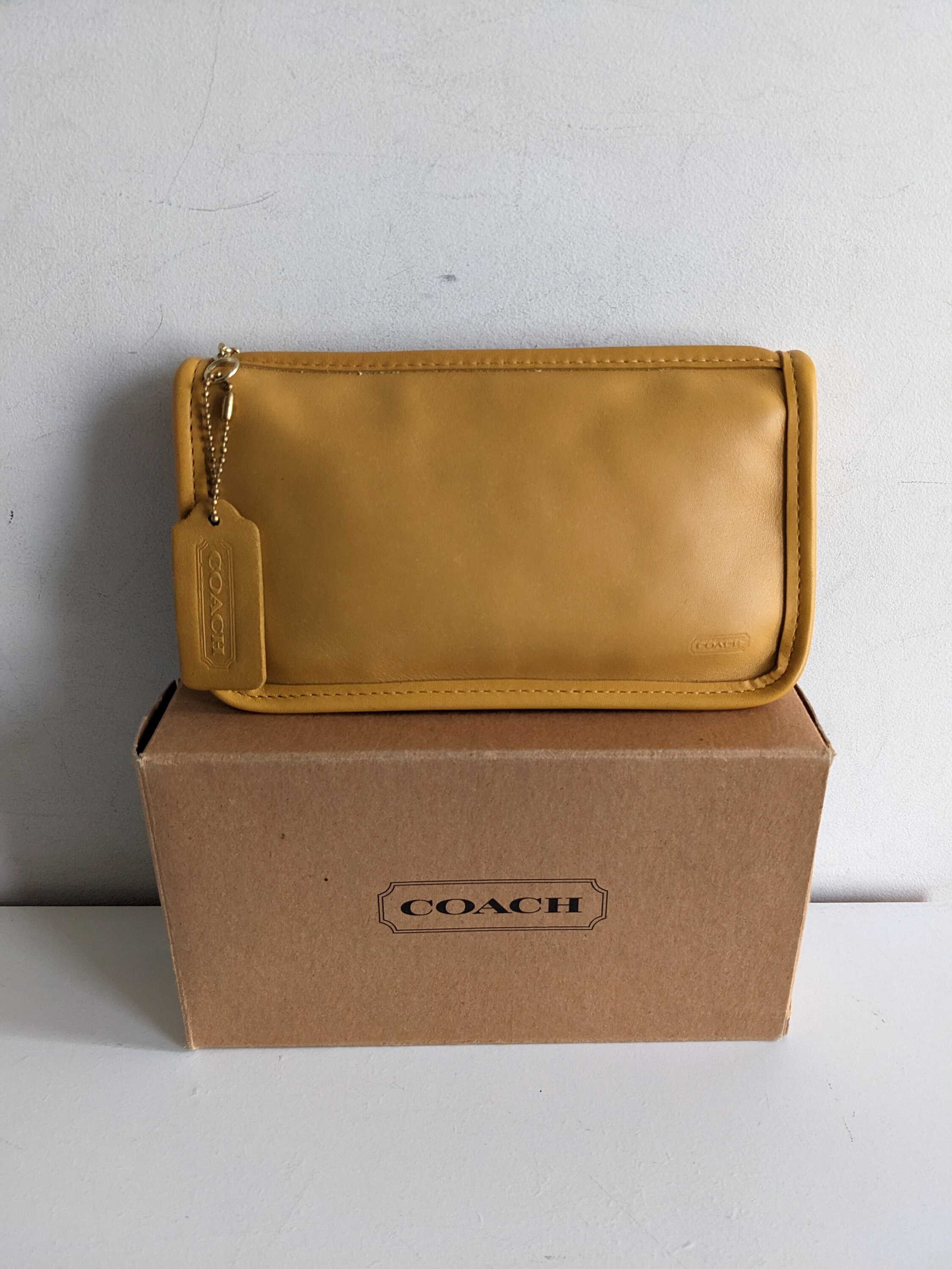 バッグ Vintage Coach Chunky Case Pouch Yellow Vintage Coach Yellow Leather Chunky Cosmetic Case / Coach