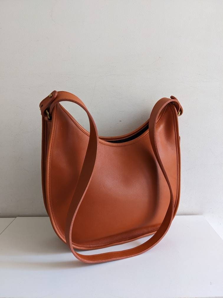 bellroy wallet hide and seek vs note sleeve The Bellroy Hide & Seek Wallet Review  Tools and Toys