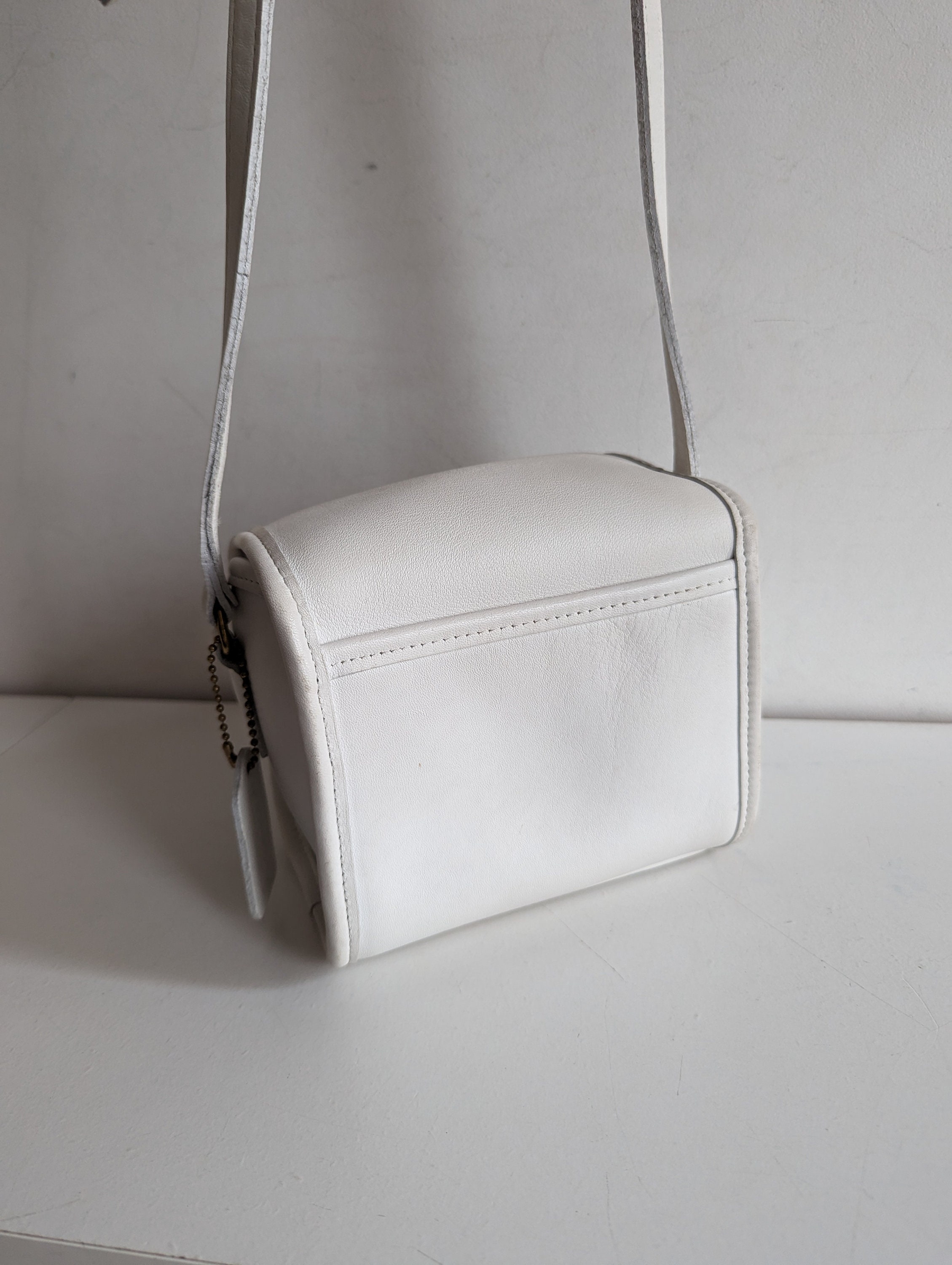 バッグ vintage coach Emmie Flap bag 9018 Vintage Coach Emmie Flap Bag #9018 White - Etsy