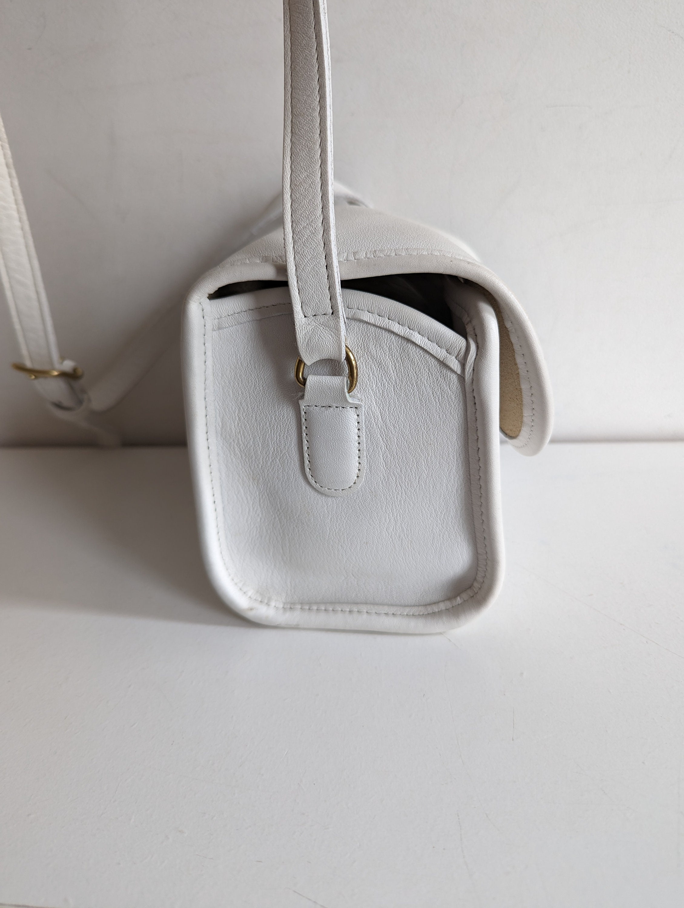 バッグ vintage coach Emmie Flap bag 9018 Vintage Coach Emmie Flap Bag #9018 White - Etsy