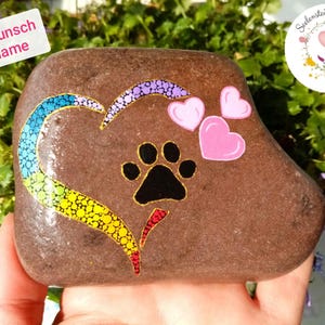 Gedenkstein Regenbogenherz mit Pfote, personalisierbar mit Name für Hunde, Katzen, Troststein, Grabstein bunt, Seelensteine mit Herz, Liebe