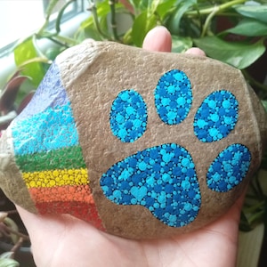 Gedenkstein für Haustiere, personalisierbar mit Name, Schöne Pfote mit Regenbogen  Gedenkstein Hund, Grabstein Katze, Seelensteine mit Herz