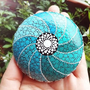 Mandala Spirale, Mandalastein, 7,5 cm, Gips, handbemalte Steine, Geschenk, Meditation, Seelensteine mit Herz, Dotting Mandala, bunte Steine